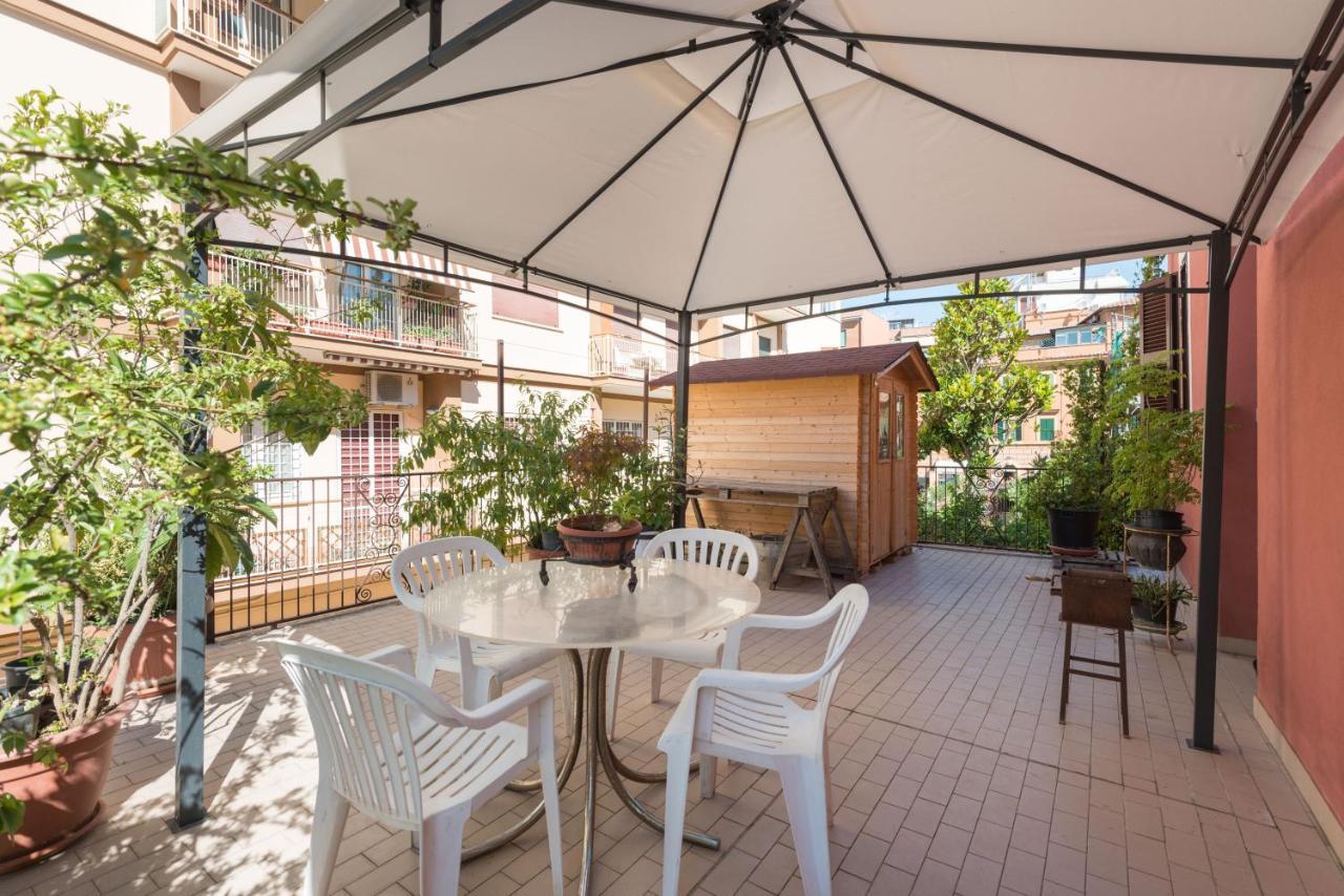 ローマ Cornelia Penthouse Bed & Breakfast エクステリア 写真